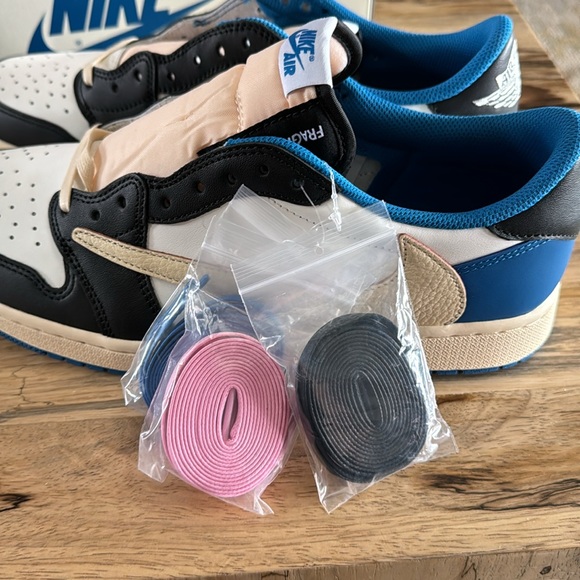 Jordan 1 Low Travis Scott Fragment ua 1/1 brand new in box with multiple laces - Picture 6 of 11